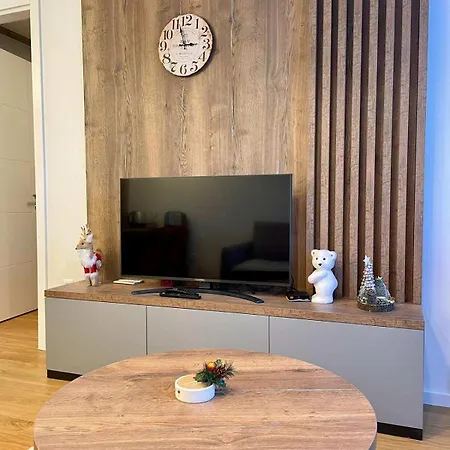 Monty アパート ヤホリナ